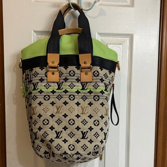 Louis Vuitton Cheche Gypsy Handbag Monogram Jacquard GM 💚 🖤